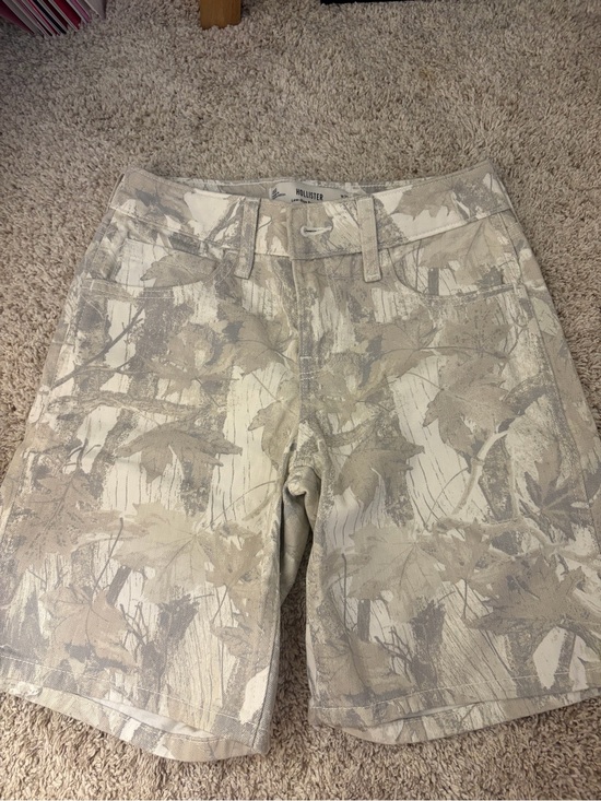 Hollister Pants - Hollister Beige camo Print Casual Shorts